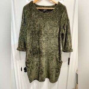 26-Papillon Sweater Dress Midi Velvet Like Material Pockets 3/4 Sleeve Green Lg